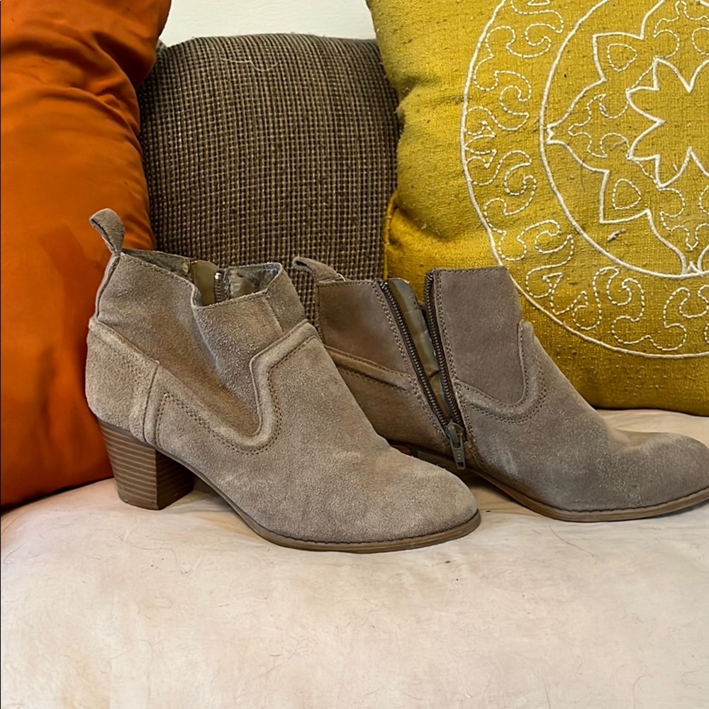Mossimo Supply Co Gray Ankle Boots with Elastic Panels